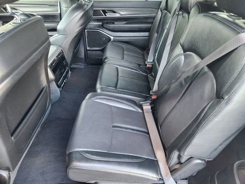 Used 2024 Jeep Wagoneer L Series II image 27