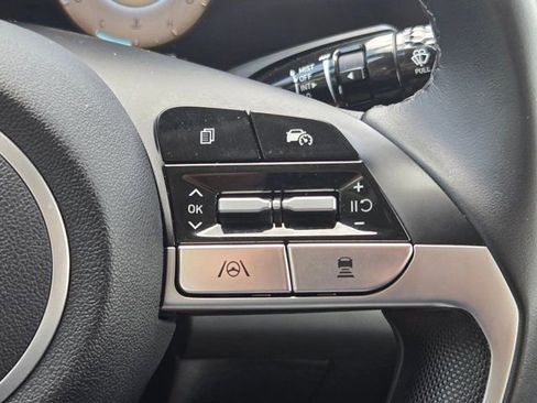 Used 2025 Hyundai Elantra SEL FWD image 22