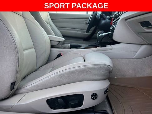 Used 2010 BMW 128i Convertible image 27