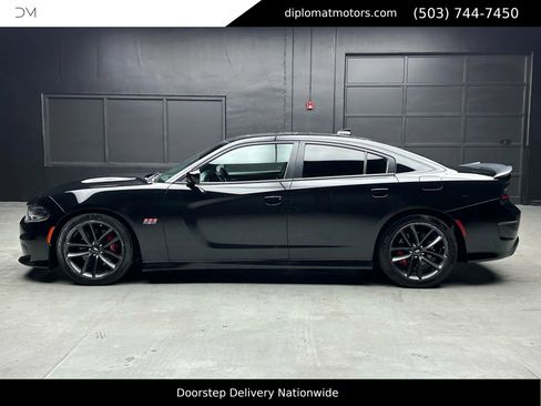 Used 2019 Dodge Charger Scat Pack w/ Plus Group image 3