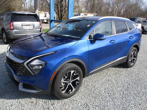 Used 2023 Kia Sportage EX image 1