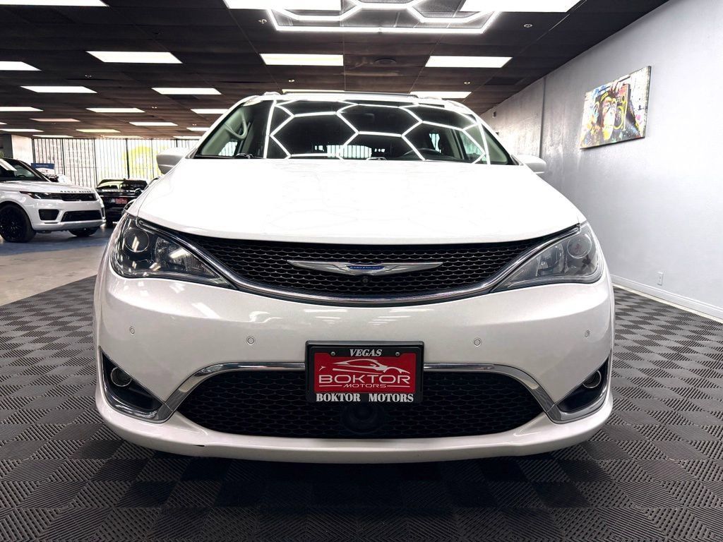 Used 2018 Chrysler Pacifica Touring-L Plus w/ Advanced Safetytec Group FWD image 4