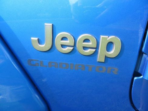 Used 2020 Jeep Gladiator Overland AWD/4WD image 10