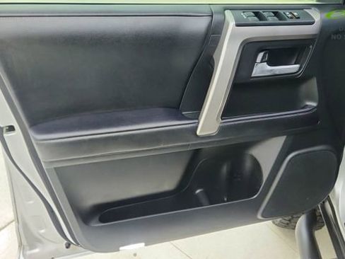 Used 2022 Toyota 4Runner SR5 AWD/4WD image 35