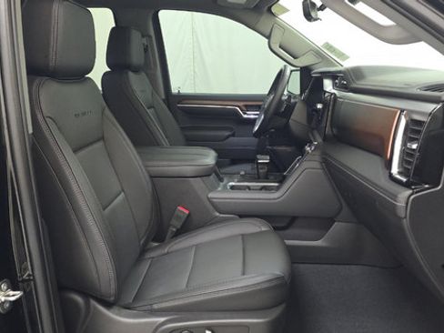 Used 2023 GMC Sierra 1500 Denali AWD/4WD image 9