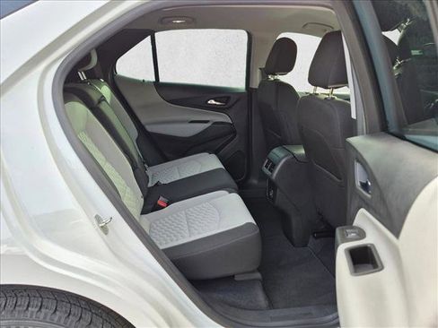 Used 2021 Chevrolet Equinox LS FWD image 20
