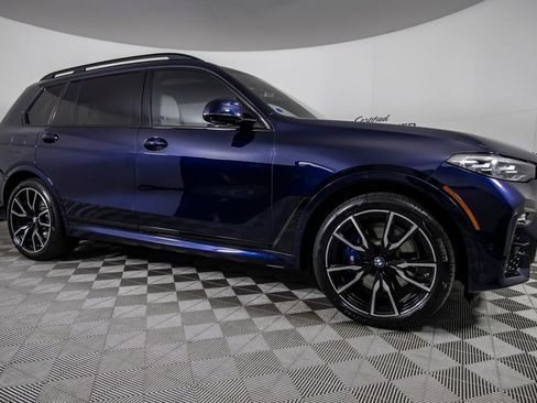 Used 2022 BMW X7 xDrive40i w/ M Sport Package AWD/4WD image 2