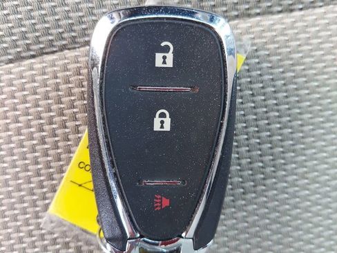 Used 2022 Chevrolet Traverse LS image 32