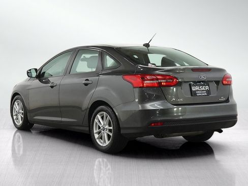 Used 2015 Ford Focus SE FWD image 3