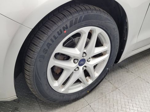 Used 2016 Ford Fusion SE w/ Equipment Group 202A image 31