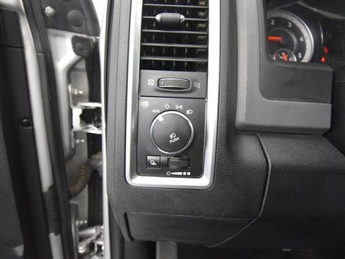 Used 2016 RAM 3500 Big Horn image 32