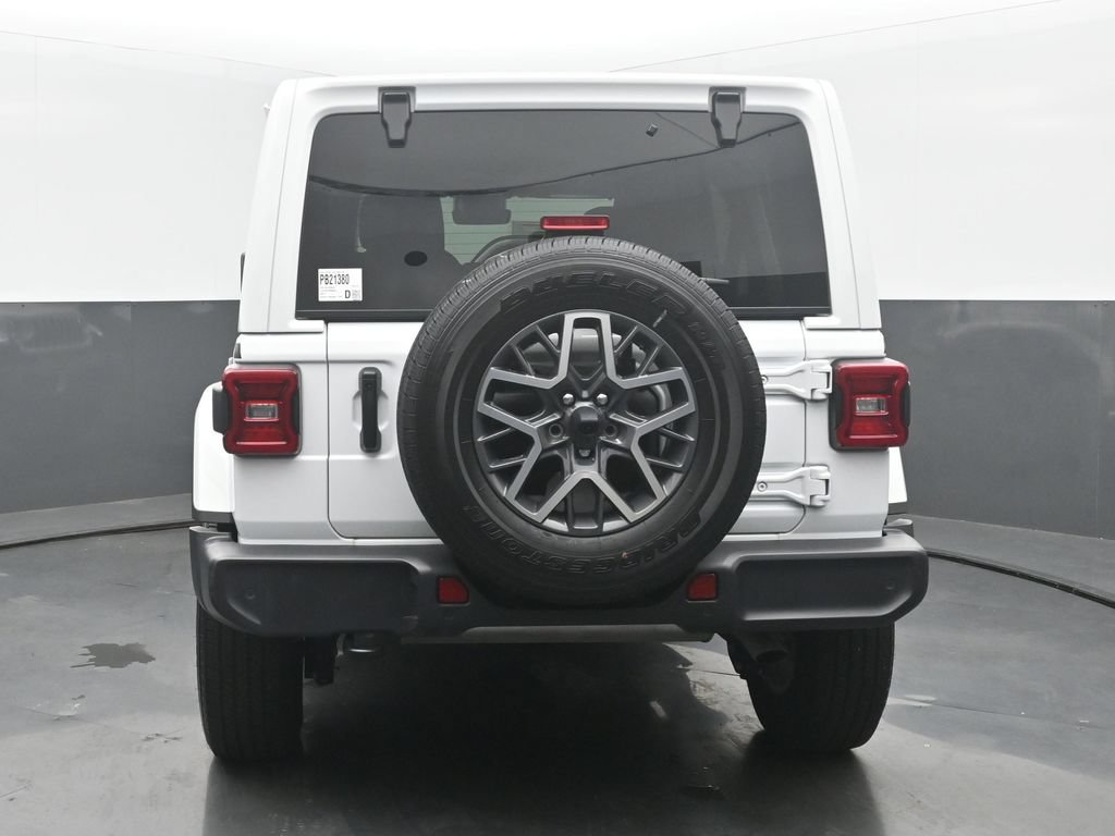 Used 2024 Jeep Wrangler Unlimited Sahara w/ Technology Group AWD/4WD image 5