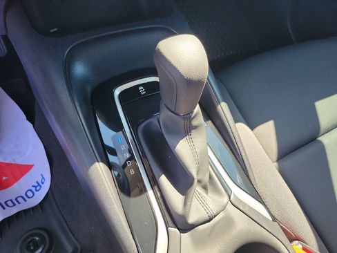 Used 2024 Toyota Corolla LE w/ LE Convenience Package FWD image 29