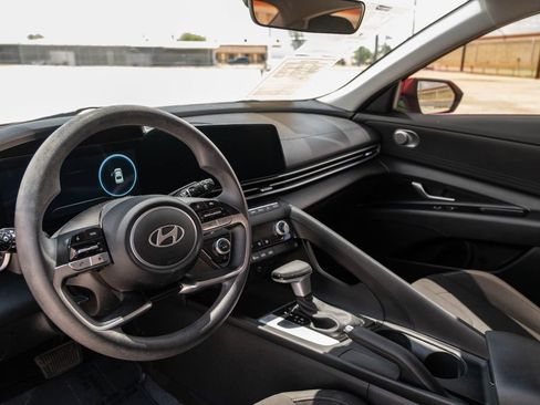 Used 2024 Hyundai Elantra SEL FWD image 14