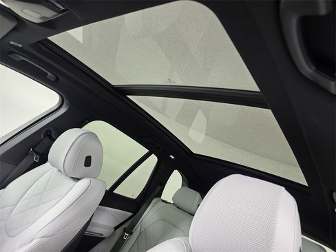 Used 2026 BMW X5 sDrive40i image 12