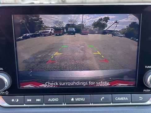 Used 2024 Nissan Rogue SV image 13