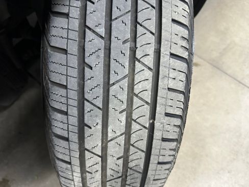 Certified 2023 GMC Acadia SLE w/ Driver Convenience Package image 38