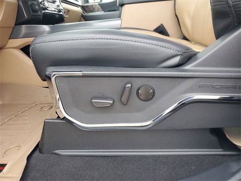 Used 2024 Ford F450 Lariat w/ Chrome Package image 14