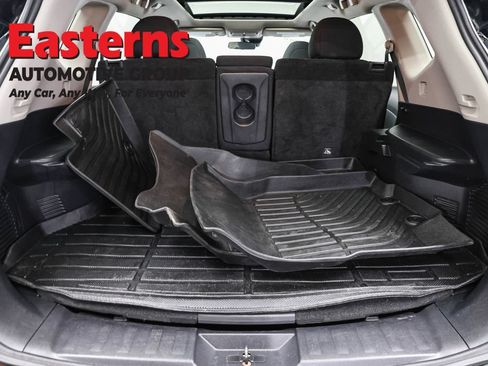 Used 2019 Nissan Rogue SV w/ Sun & Sound Touring Package AWD/4WD image 9