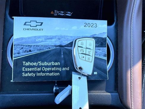 Used 2023 Chevrolet Suburban High Country image 10