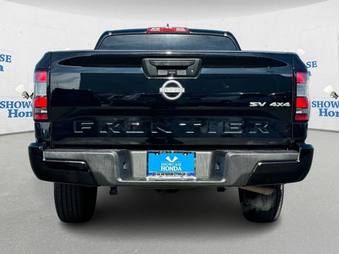 Used 2023 Nissan Frontier SV image 7