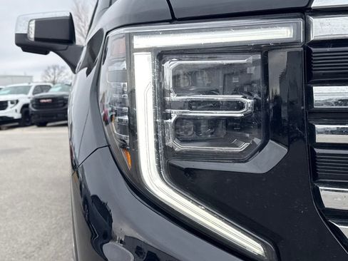 Used 2023 GMC Sierra 1500 SLT image 33