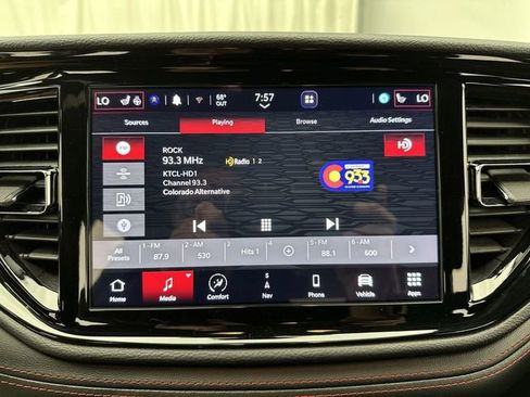 Used 2025 Dodge Durango GT AWD/4WD image 16