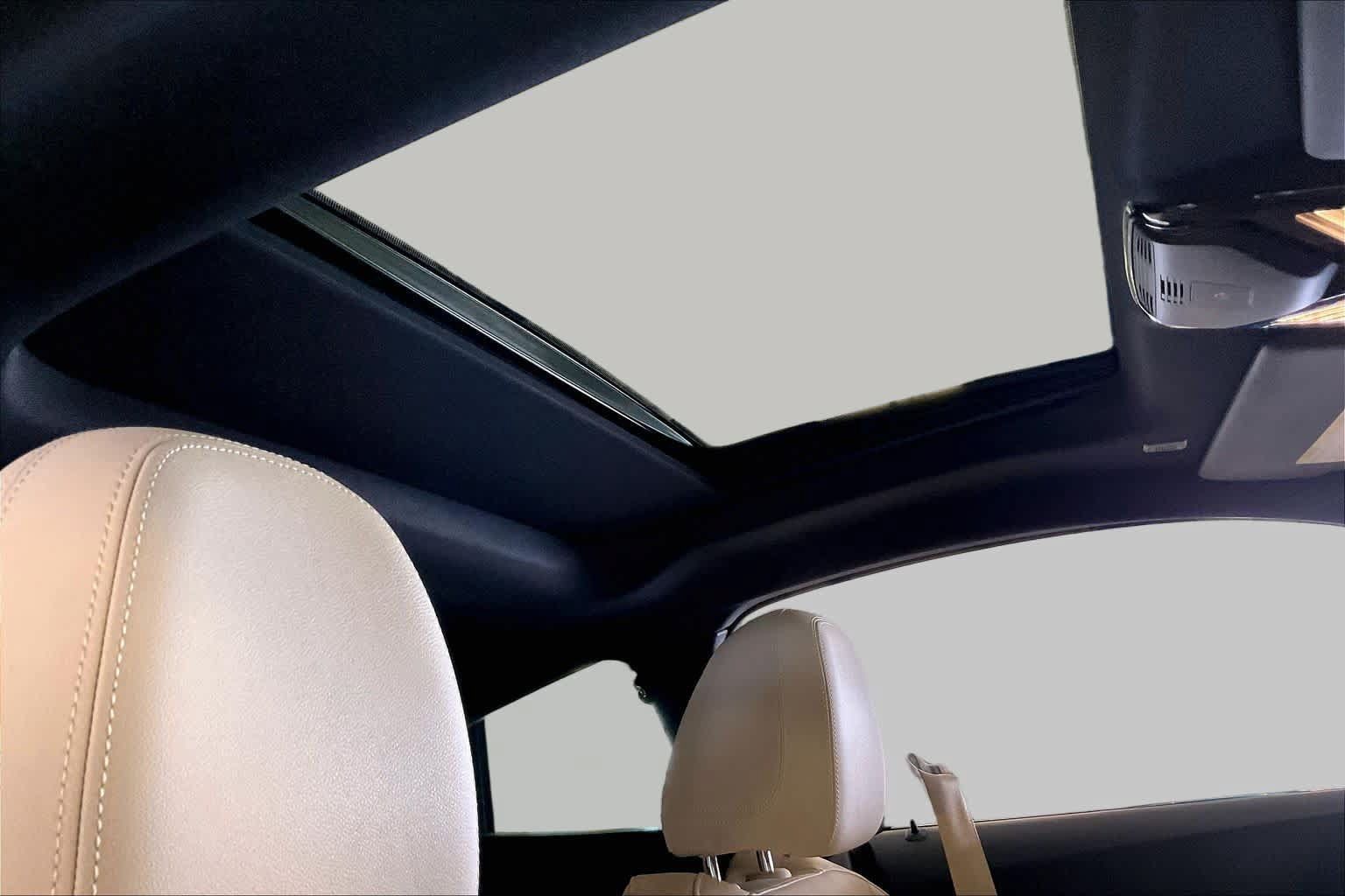 Used 2021 BMW 430i Coupe w/ Convenience Package RWD image 13