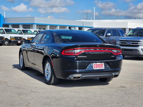 Used 2018 Dodge Charger SXT RWD image 5