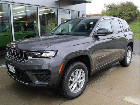 New 2025 Jeep Grand Cherokee Laredo X w/ Luxury Tech Group I image 3