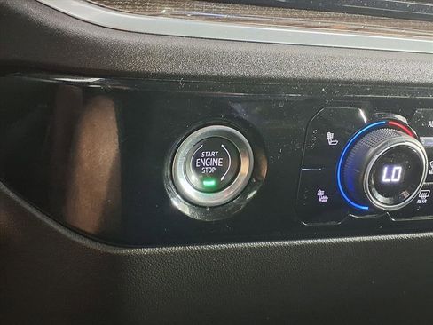 Used 2023 Chevrolet Silverado 1500 LT image 12