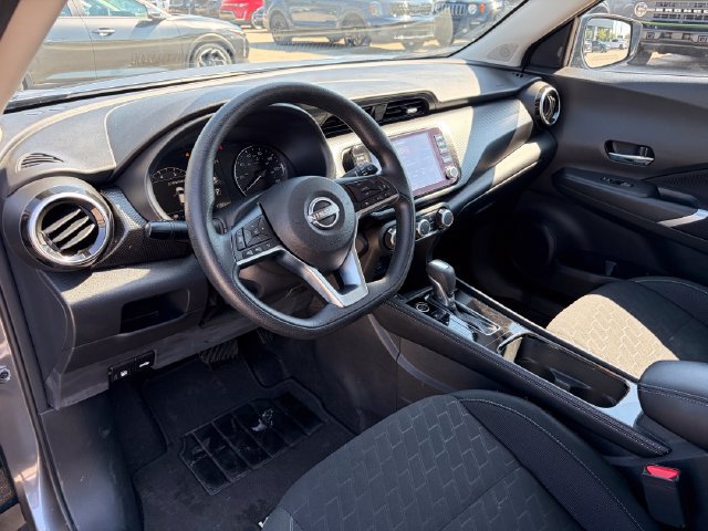 Used 2024 Nissan Kicks SV FWD image 3