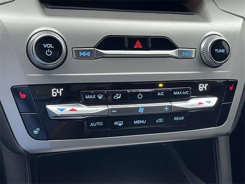 Used 2021 Ford Explorer XLT w/ Equipment Group 202A image 18