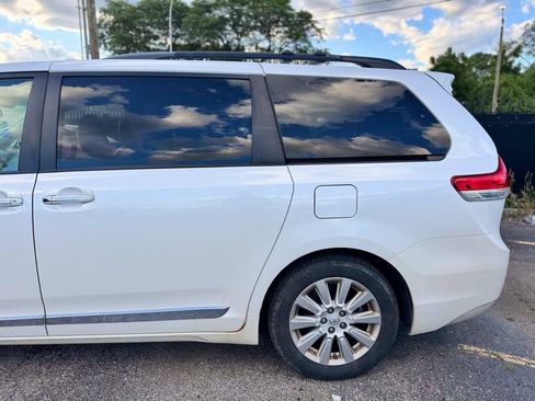 Used 2013 Toyota Sienna Limited w/ Premium Pkg AWD/4WD image 9