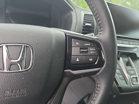 Used 2025 Honda Odyssey Touring image 15