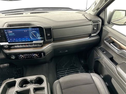 Used 2024 Chevrolet Silverado 1500 LT image 25