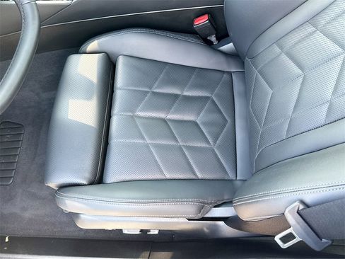 Used 2024 BMW 530i w/ Premium Package image 21