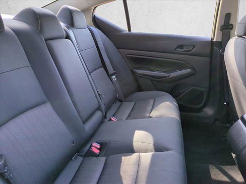 Used 2025 Nissan Altima 2.5 SV FWD image 21