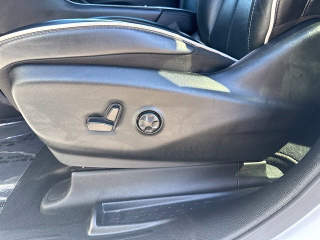 Used 2025 Chrysler Pacifica Limited FWD image 18