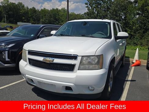 Used 2011 Chevrolet Suburban LT w/ Luxury Package AWD/4WD image 3