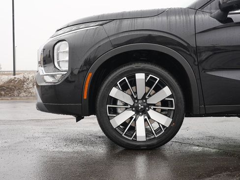 New 2026 Mitsubishi Outlander SE image 11