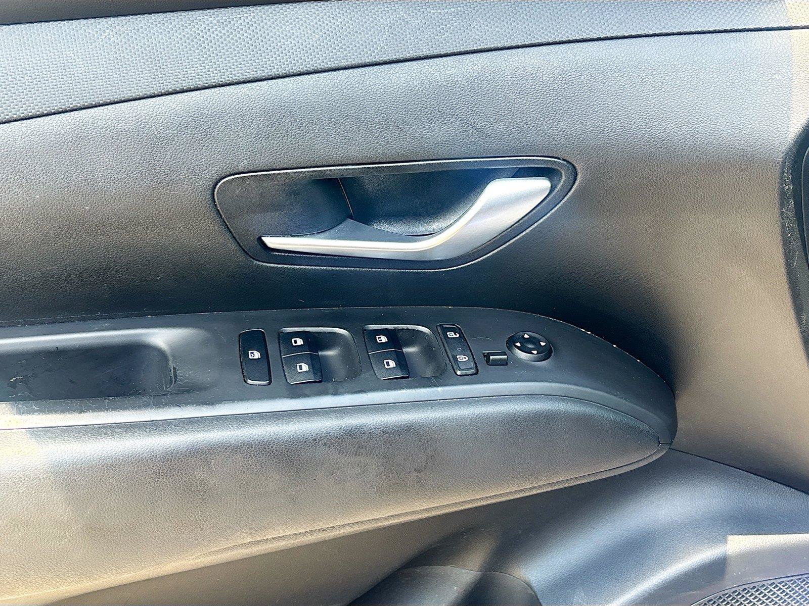 Used 2022 Hyundai Tucson SE FWD image 18