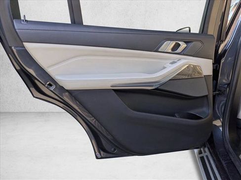 Used 2019 BMW X7 xDrive40i w/ Premium Package image 18