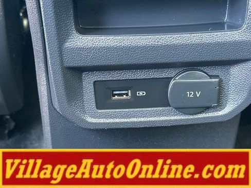Used 2018 Volkswagen Tiguan SEL AWD/4WD image 35