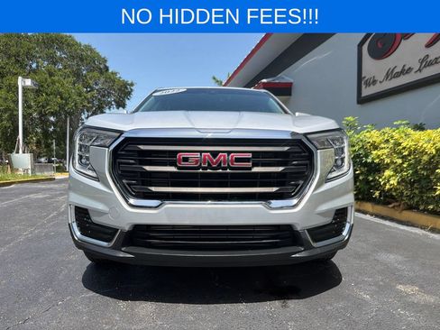 Used 2022 GMC Terrain SLE w/ LPO, Floor Liner Package FWD image 3