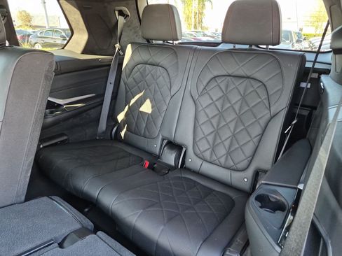 Used 2023 BMW X7 M60i w/ Climate Comfort Package AWD/4WD image 31