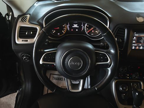 Used 2019 Jeep Compass Latitude AWD/4WD image 25