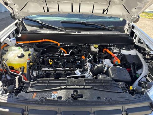 Certified 2024 Ford Maverick Lariat image 22