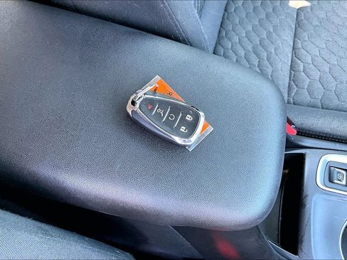 Used 2018 Chevrolet Equinox LT w/ Sun & Infotainment Package AWD/4WD image 35