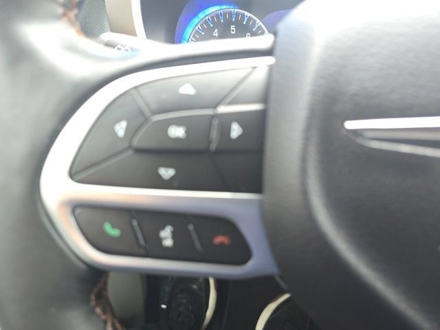 Used 2019 Chrysler Pacifica Touring-L w/ Advanced Safetytec Group FWD image 21